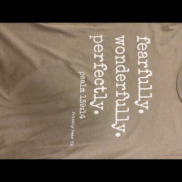 Adorable tee - Picture 2 of 3